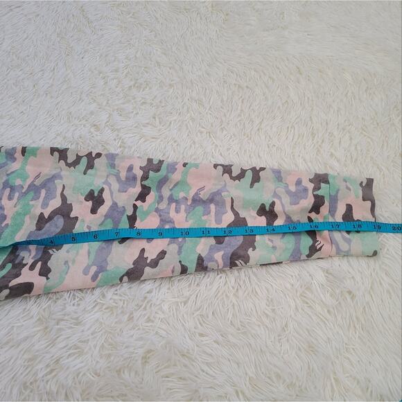 Fabletics Washed Real Teal Camo Hallie Cinchable Half-Zip Hoodie Medium - Picture 7 of 8